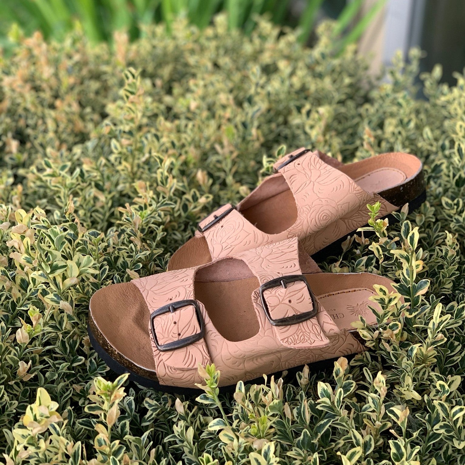 Tooled Sandals with double straps with buckles, Color Tan